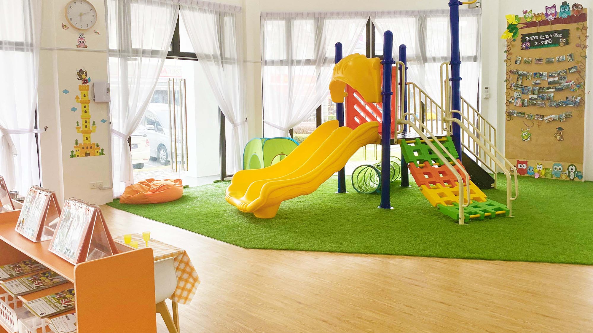 Bright and playful Eduwis kindergarten in Johor Bahru featuring indoor playground, reading area, and interactive learning space. Ideal Johor kindergarten for early education.
